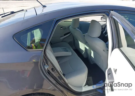 2013 Toyota Prius Two z USA, uszkodzony, nr VIN JTDKN3DUXD1649264